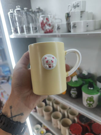 تصویر  ماگ رنگی حیوانات برجسته